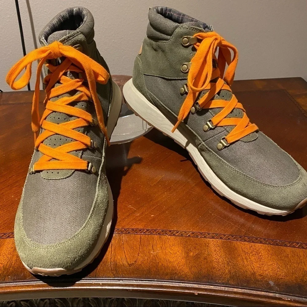 Men's Merrell Ashford Chukka Size 13 Orange/Green EUC